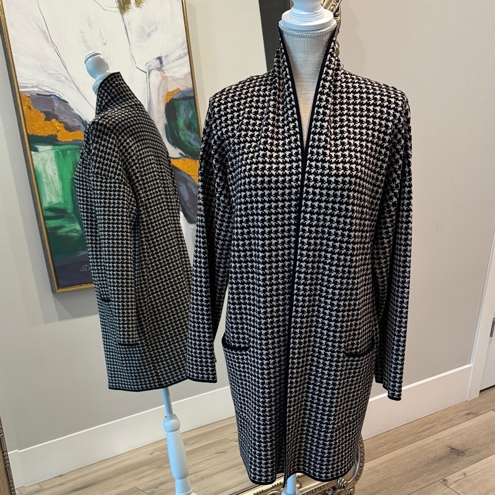 Max Studio Black and White Houndstooth Blazer
